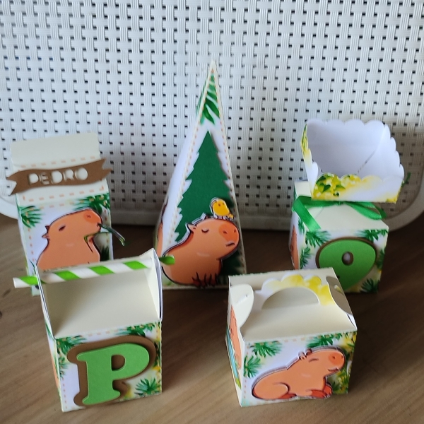 Kit 30 personalizados Capivara